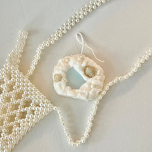 Load image into Gallery viewer, sea foam candle

