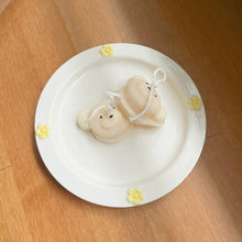 Load image into Gallery viewer, bear bread candle
