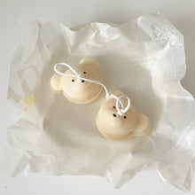 Load image into Gallery viewer, bear bread candle

